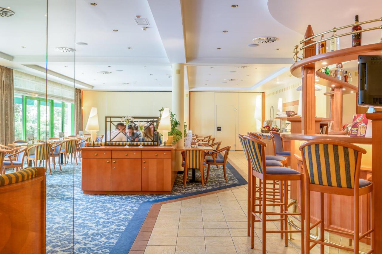 Hotel Partner Варшава Экстерьер фото