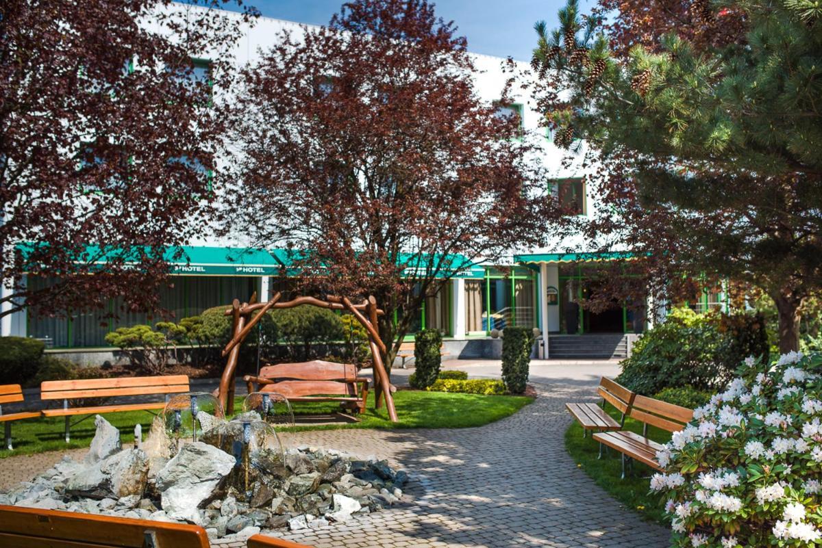 Hotel Partner Варшава Экстерьер фото