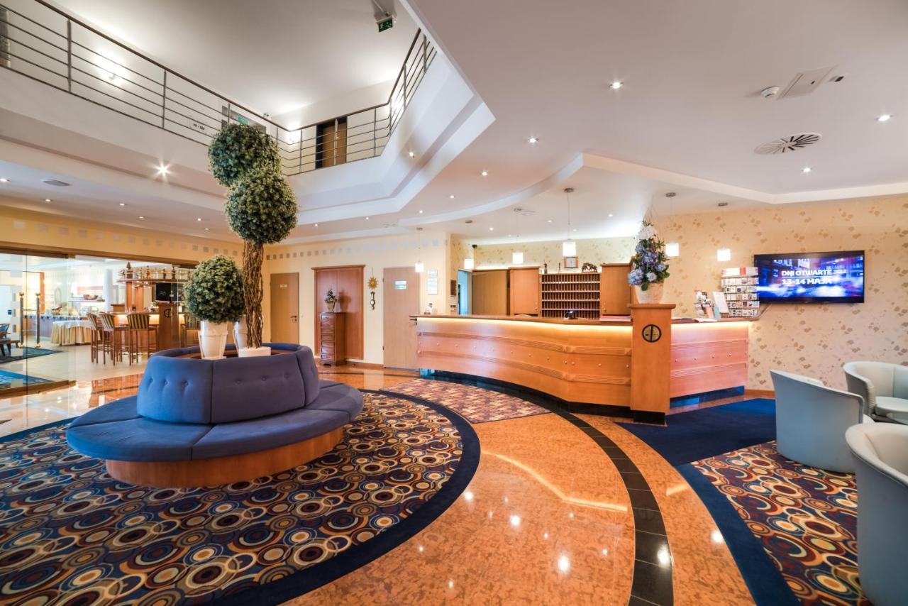 Hotel Partner Варшава Экстерьер фото