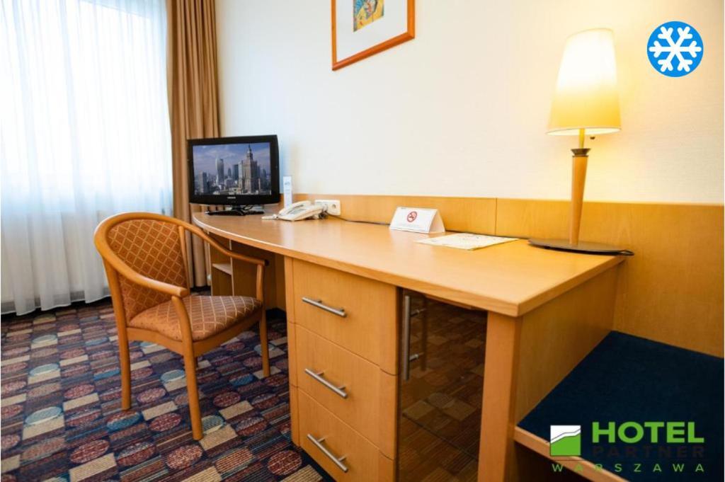 Hotel Partner Варшава Экстерьер фото