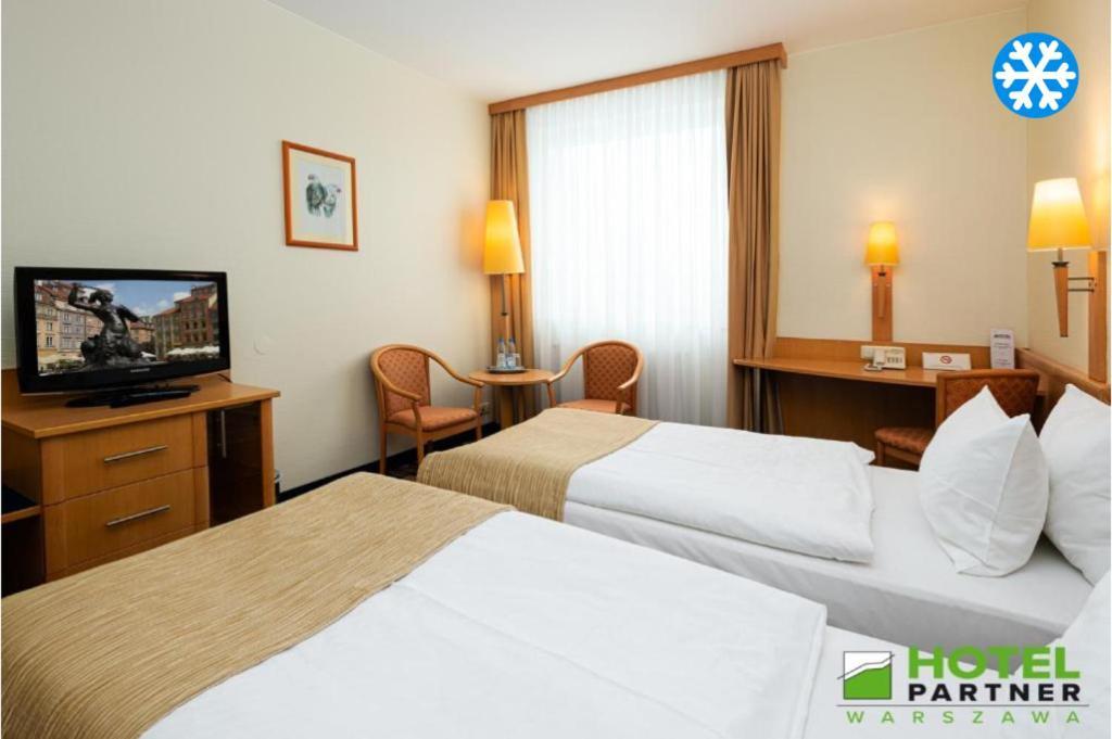 Hotel Partner Варшава Экстерьер фото