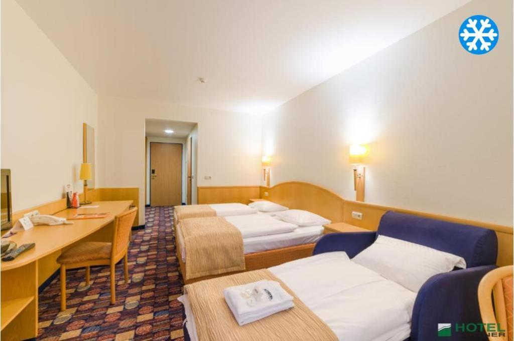 Hotel Partner Варшава Экстерьер фото