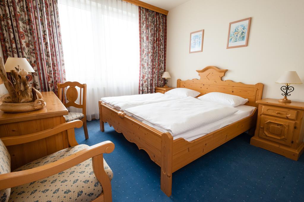 Hotel Partner Варшава Экстерьер фото