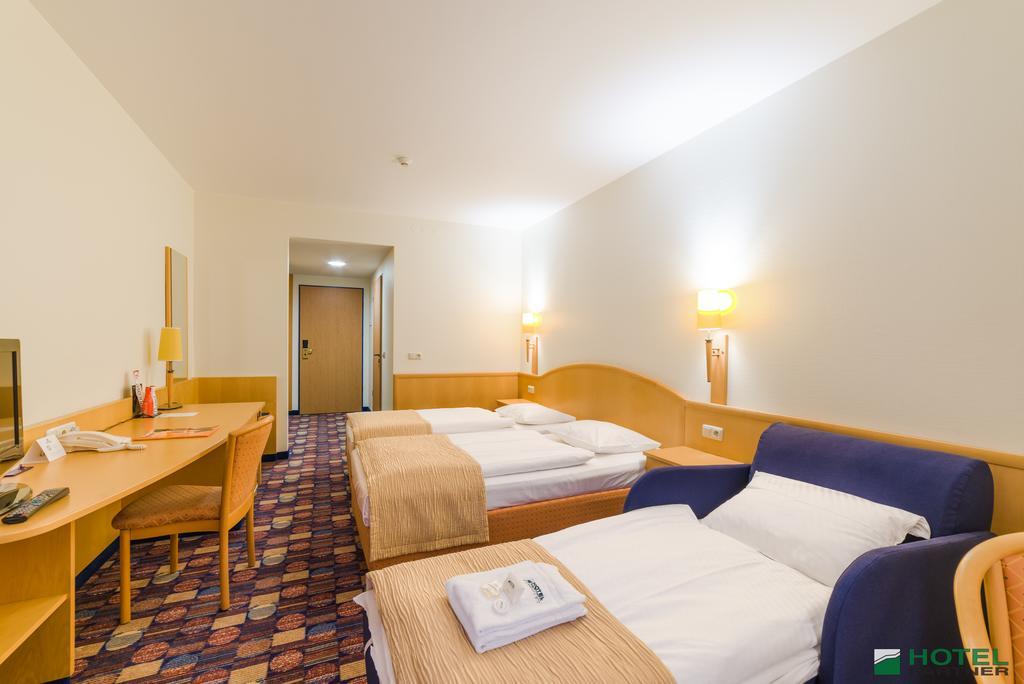Hotel Partner Варшава Экстерьер фото