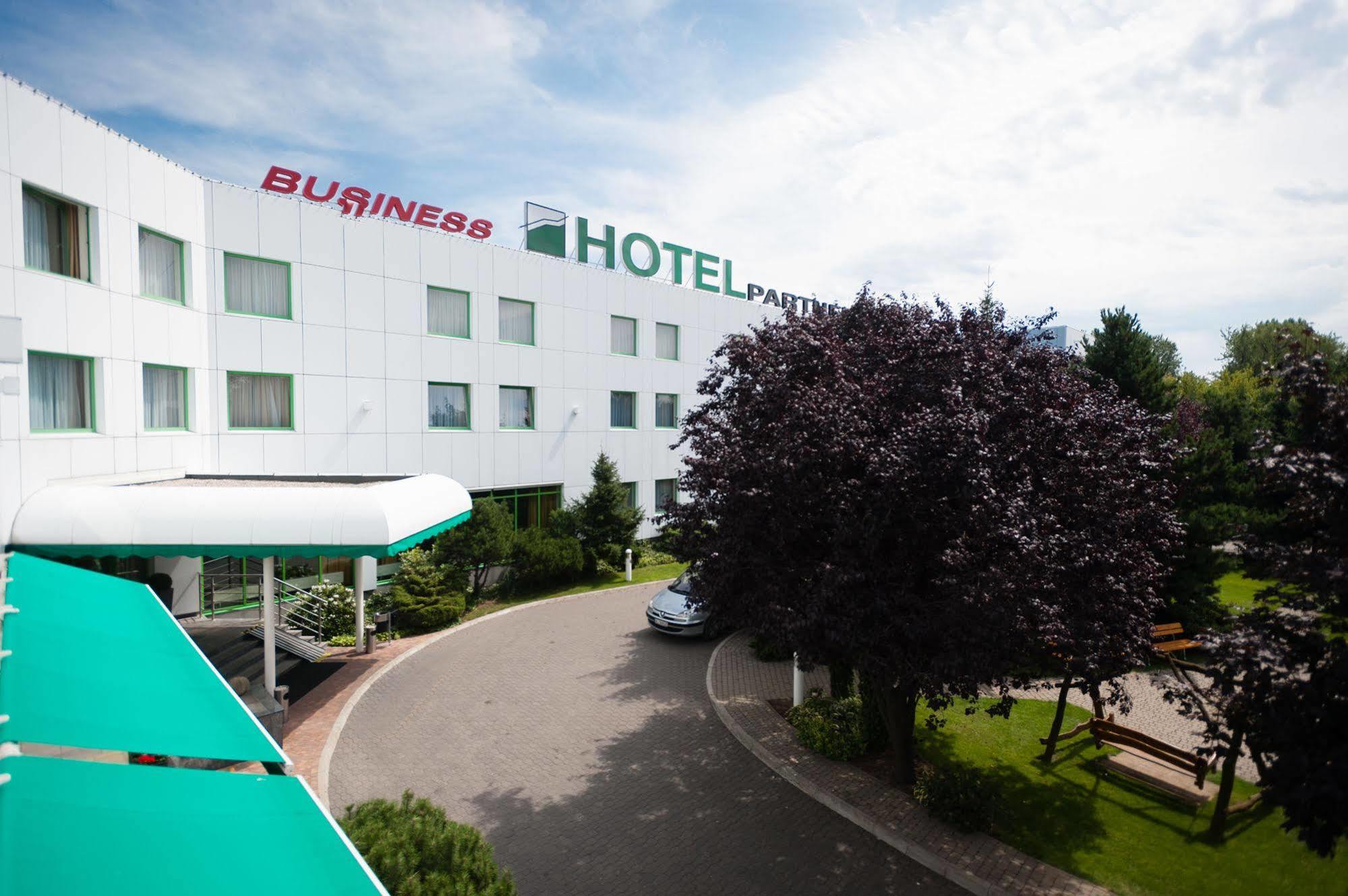 Hotel Partner Варшава Экстерьер фото