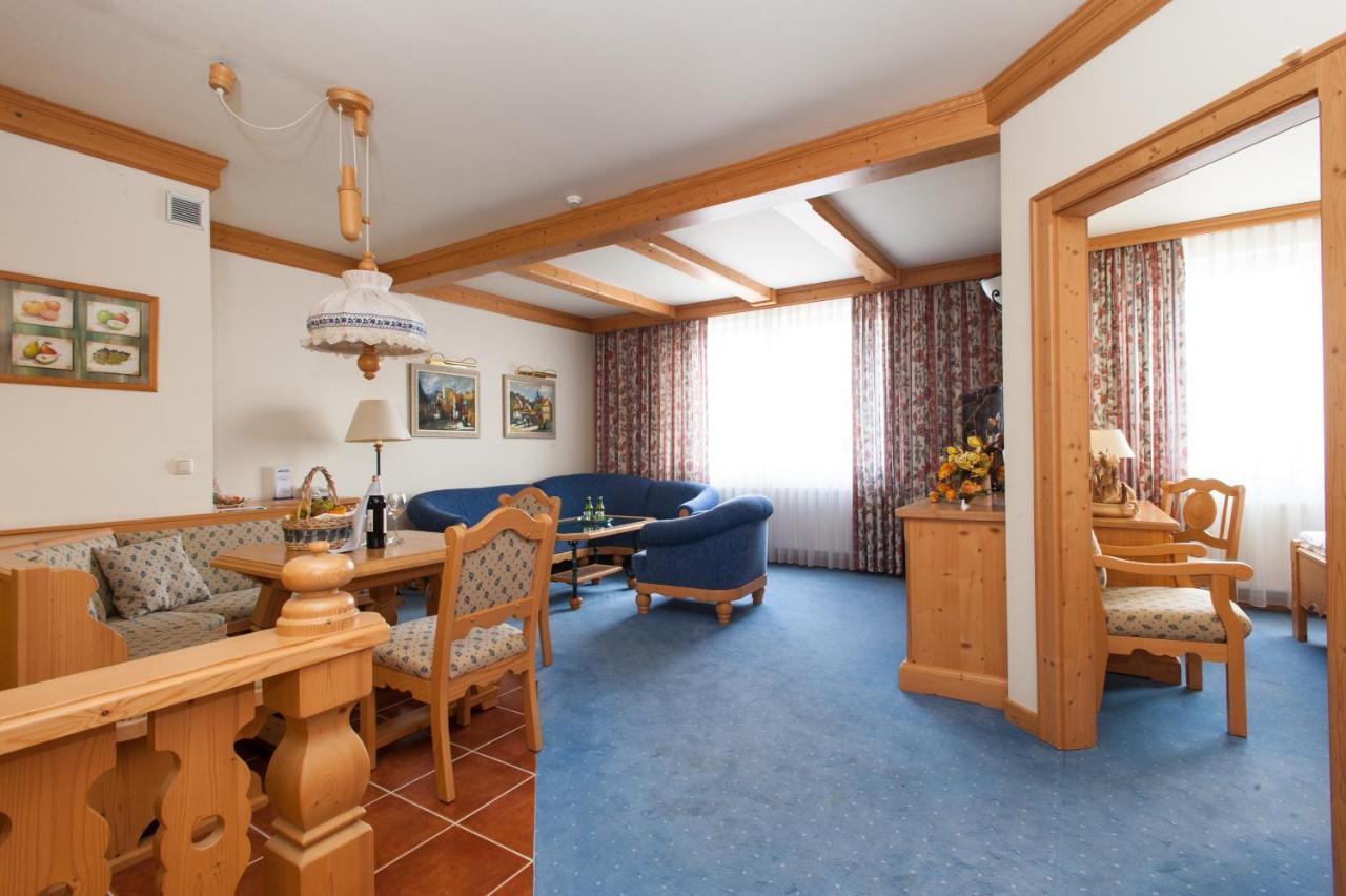 Hotel Partner Варшава Экстерьер фото