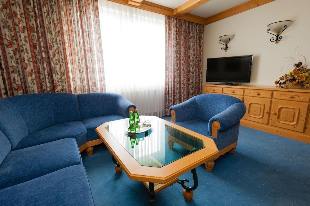 Hotel Partner Варшава Экстерьер фото