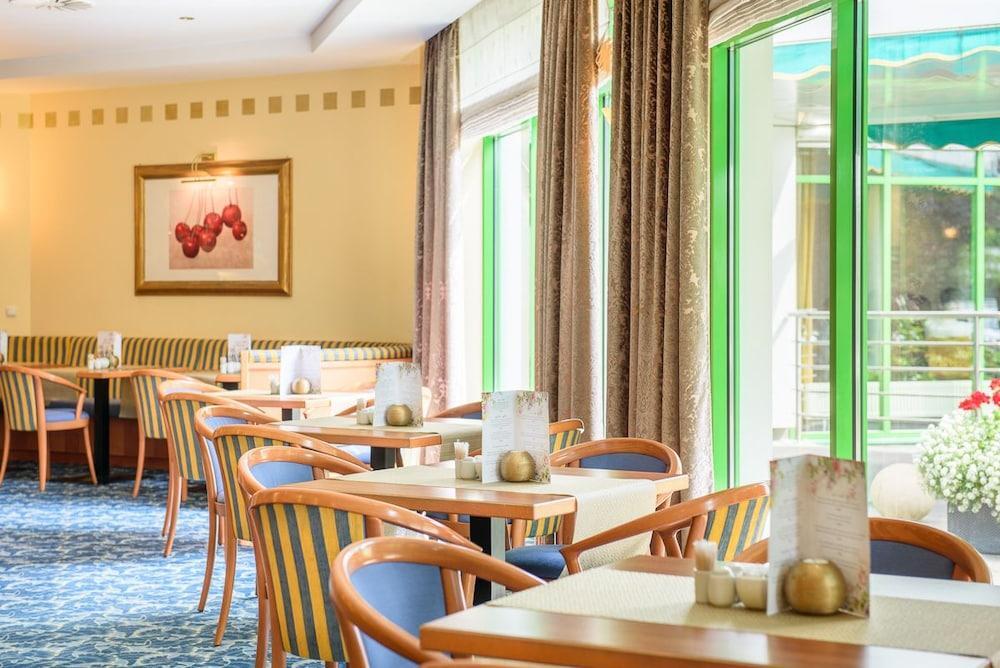 Hotel Partner Варшава Экстерьер фото