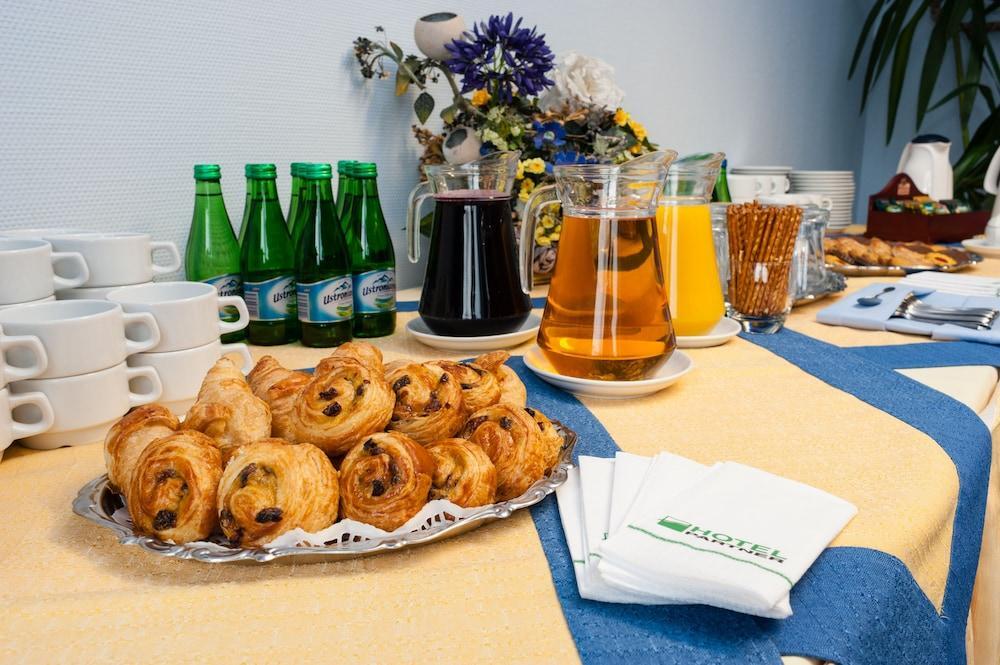 Hotel Partner Варшава Экстерьер фото